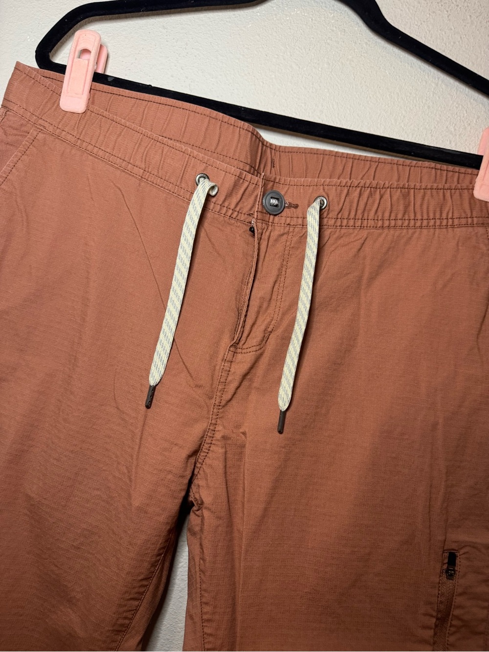 Vuori Women's Ripstop Pants - Picture 4 of 8